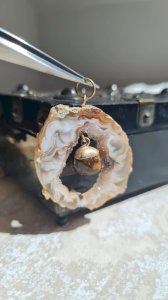 Pendentif pierre naturelle tranche dagate