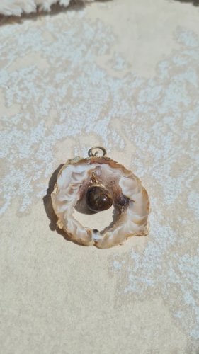Pendentif pierre naturelle tranche dagate