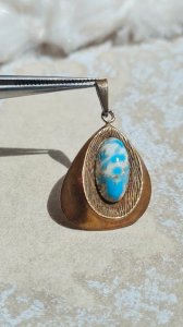 Pendentif vermeil en argent 900 et pate de verre imitation turquoise