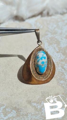 Pendentif vermeil en argent 900 et pate de verre imitation turquoise