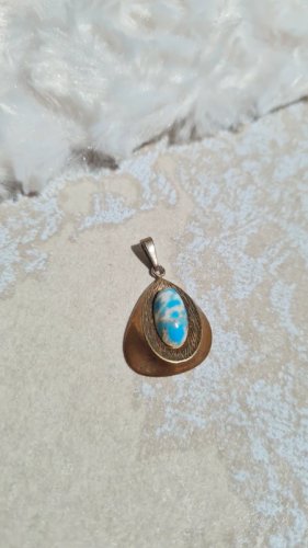 Pendentif vermeil en argent 900 et pate de verre imitation turquoise