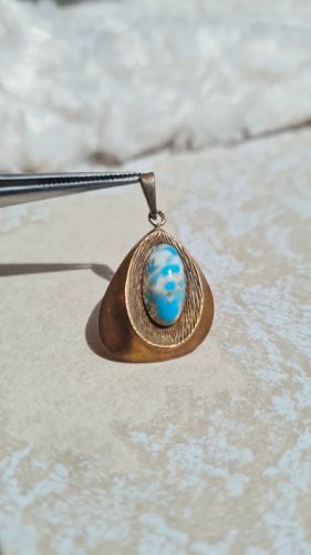 Pendentif vermeil en argent 900 et pate de verre imitation turquoise