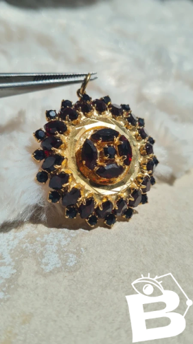 Pendentif vintage et strass grenat marque LSA
