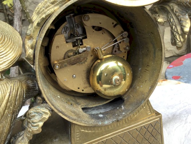 Pendule de cheminée XIXe Napoléon III bronze doré – MADE in italy