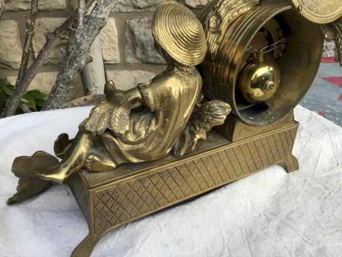 Pendule de cheminée XIXe Napoléon III bronze doré – MADE in italy