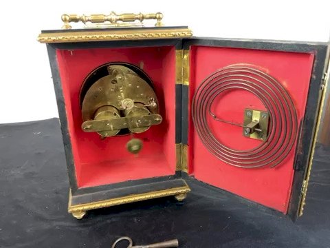 Pendule d’officier De Voyage À Sonnerie bronze et bois