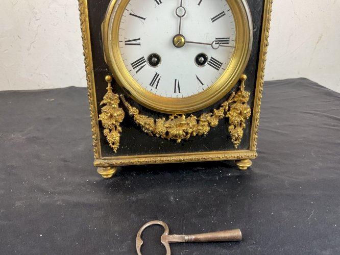 Pendule d’officier De Voyage À Sonnerie bronze et bois