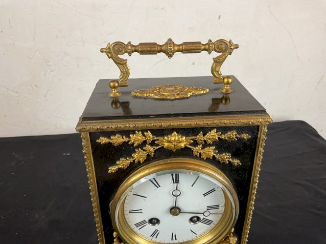 Pendule d’officier De Voyage À Sonnerie bronze et bois