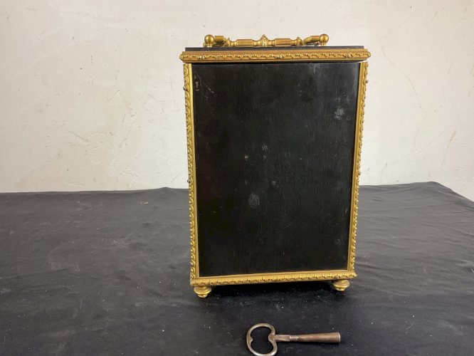 Pendule d’officier De Voyage À Sonnerie bronze et bois