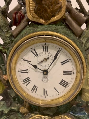 Pendule en régule polychrome Décor de marin Breton XX siècle