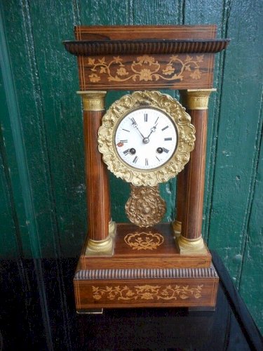 PENDULE HORLOGE A COLONNES PORTIQUE MARQUETERIE N° 2