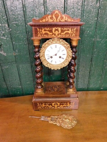 PENDULE HORLOGE A COLONNES TORSADEES N6