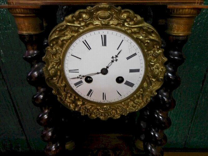 PENDULE HORLOGE A COLONNES TORSADEES N6