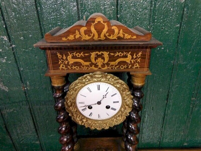 PENDULE HORLOGE A COLONNES TORSADEES N6