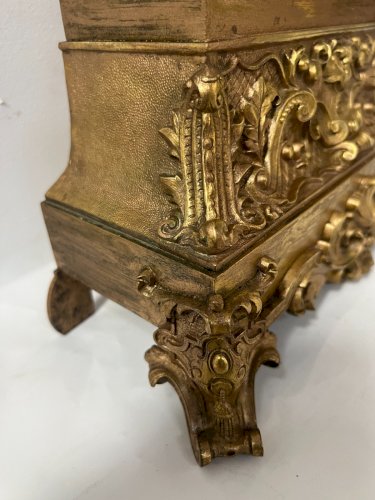 Pendule Romantique en bronze doré XIX siècle