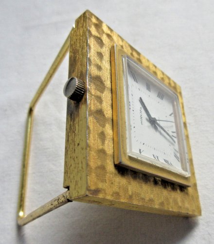 Pendulette de table Art Déco, métal plaqué OR signée PIROFA Antichoc, fonctionne