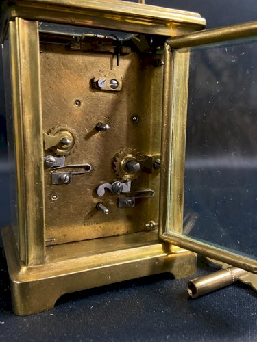 Pendulette de voyage dite d'officier en laiton doré XIXe Napoléon III