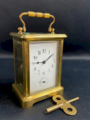 Pendulette de voyage dite d'officier en laiton doré XIXe Napoléon III