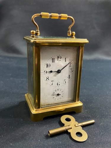 Pendulette de voyage dite d'officier en laiton doré XIXe Napoléon III