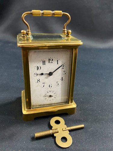 Pendulette de voyage dite d'officier en laiton doré XIXe Napoléon III