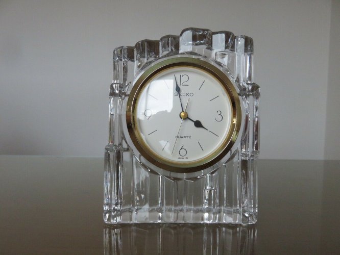 PENDULETTE SEIKO  GLACON  A QUARTZ EN VERRE OU EN CRISTAL 1990 VINTAGE - JAPON
