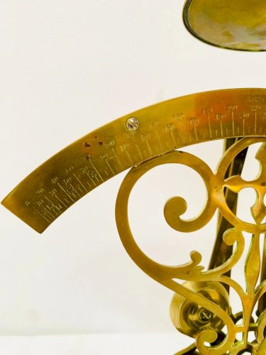 Pese lettres Napoléon III en laiton et bois noir XIX siècle