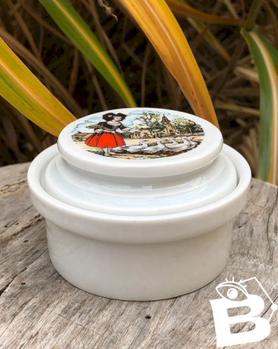 Petit beurrier en porcelaine Pillivuyt