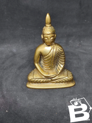 Petit bouddha en bronze ou laiton pour vitrine en bon etat
