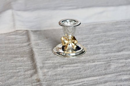 Petit bougeoir vintage métal argenté et nœud doré