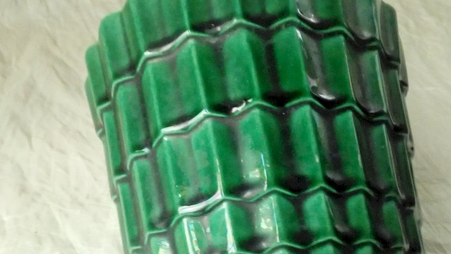 PETIT CACHE POT EN FAIENCE SAINT CLEMENT ANNEES 1950 **