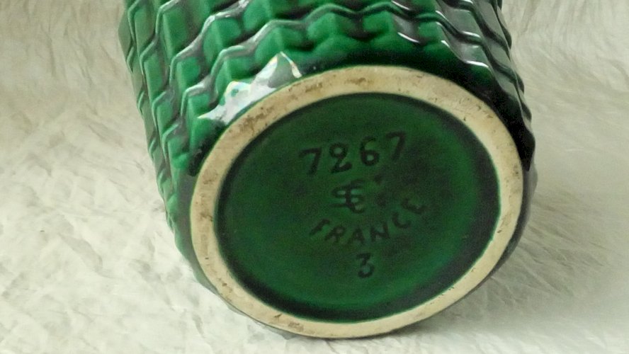 PETIT CACHE POT EN FAIENCE SAINT CLEMENT ANNEES 1950 **