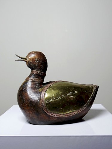 Petit canard en bois sculpté laiton et cuivre artisanat Indien vintage
