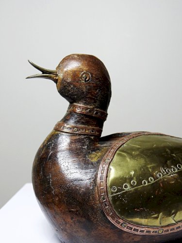 Petit canard en bois sculpté laiton et cuivre artisanat Indien vintage