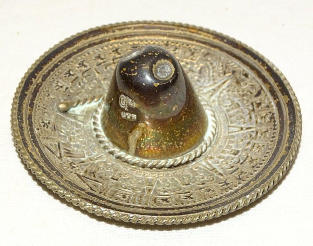 - PETIT CHAPEAU SOMBRERO ARGENT MEXICAIN 925° OBJET DE VITRINE BAGUIER VITRINE D
