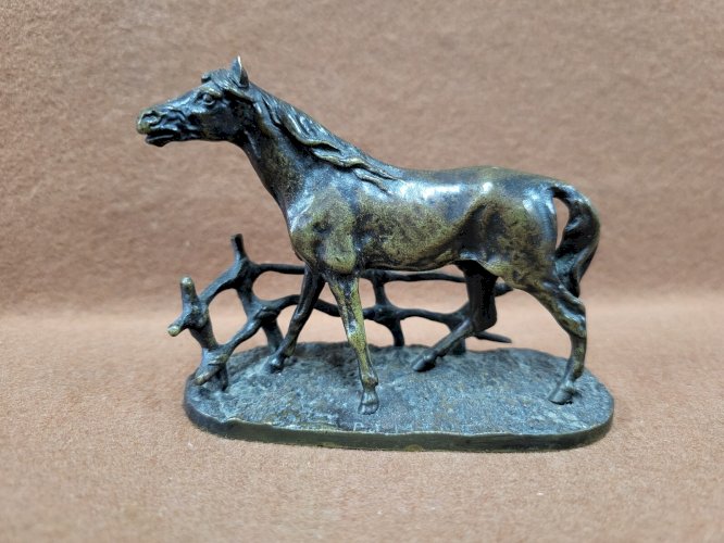 PETIT CHEVAL EN BRONZE DE PIERRE JULES MENE