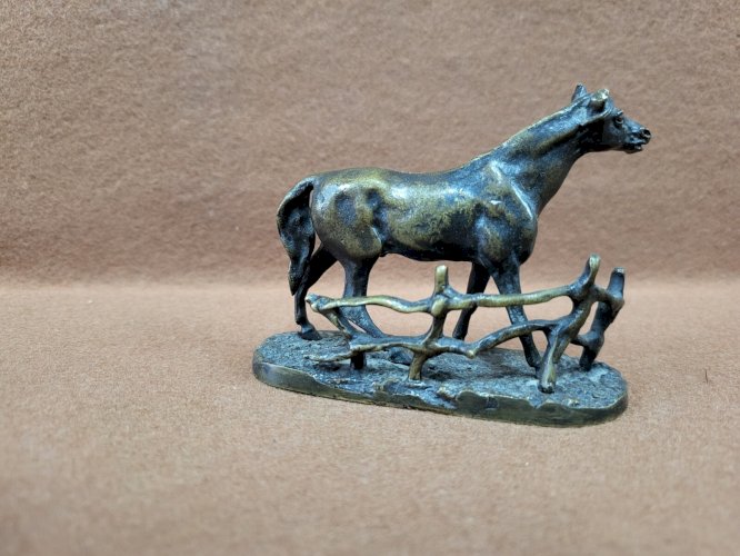 PETIT CHEVAL EN BRONZE DE PIERRE JULES MENE