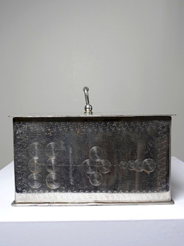 Petit coffre fort portable/caisse ancienne XIXe-XXe métal argenté