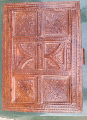 Petit coffre orientale en cuir 19ème