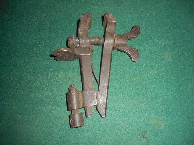 PETIT ETAU EN METAL ANCIEN
