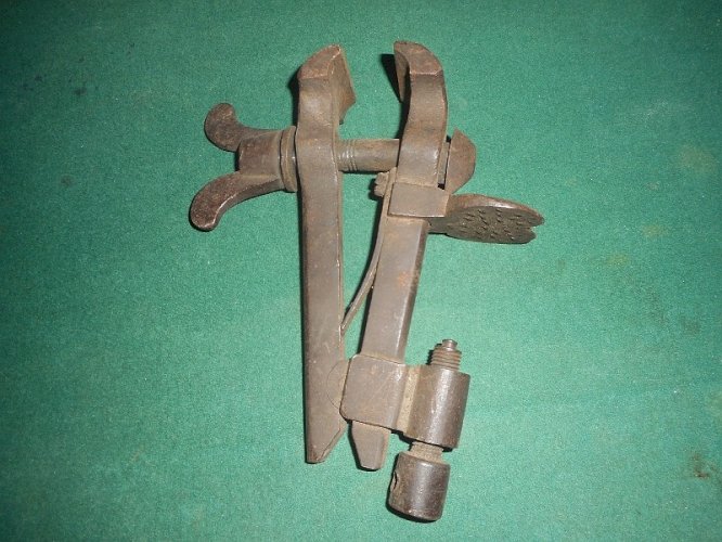 PETIT ETAU EN METAL ANCIEN