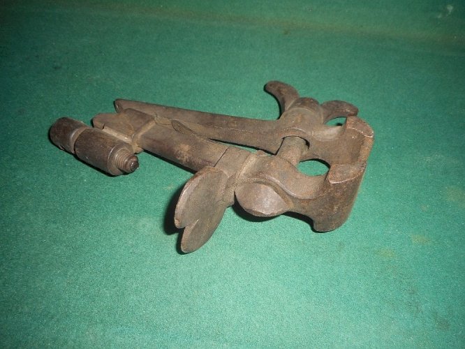 PETIT ETAU EN METAL ANCIEN
