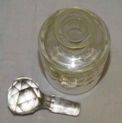 -PETIT FLACON  CRISTAL à décor GUIRLANDES DOREES épaisses  BOUCHON FACETTES   D