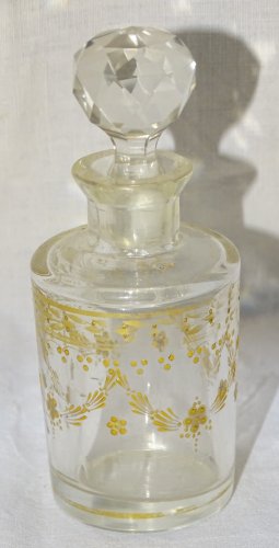 -PETIT FLACON  CRISTAL à décor GUIRLANDES DOREES épaisses  BOUCHON FACETTES   D