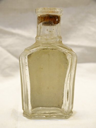 -PETIT FLACON EXTRAIT de VIOLETTE SURFINE GRANDS MAGASINS LA SAMARITAINE PARIS D