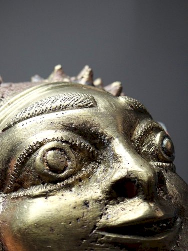 Petit masque d'Oba bronze doré Bamoun, Cameroun, vintage Afrique