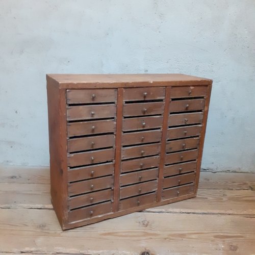 Petit meuble d’atelier, 27 tiroirs