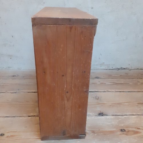 Petit meuble d’atelier, 27 tiroirs