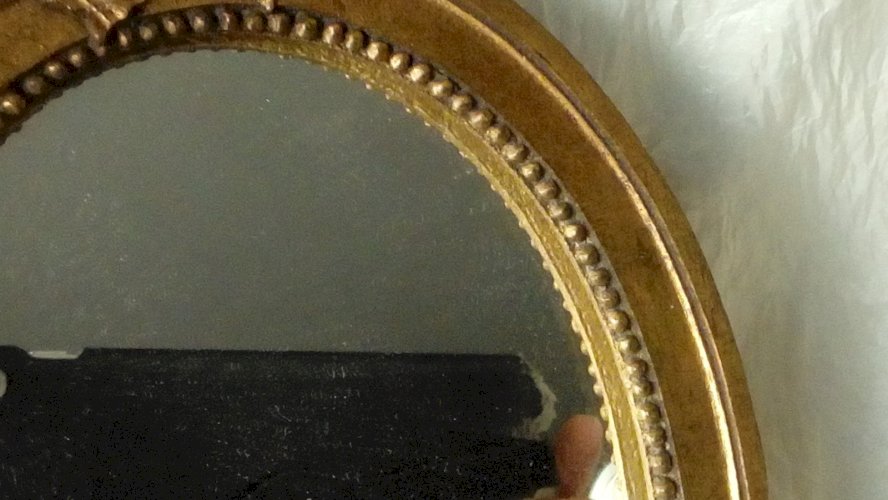 PETIT MIROIR EN RESINE EFFET BOIS DORÉ STYLE LOUIS XVI*