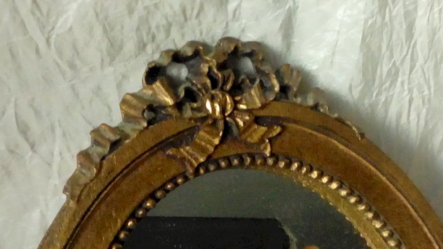 PETIT MIROIR EN RESINE EFFET BOIS DORÉ STYLE LOUIS XVI*