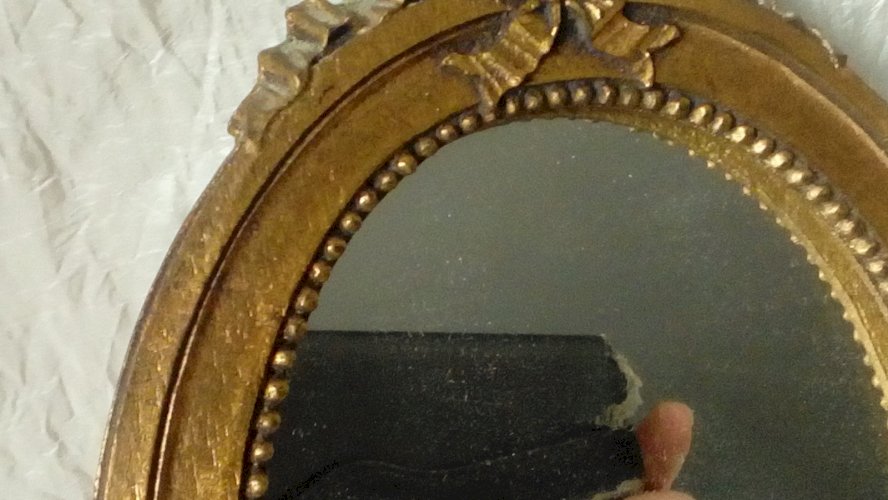 PETIT MIROIR EN RESINE EFFET BOIS DORÉ STYLE LOUIS XVI*